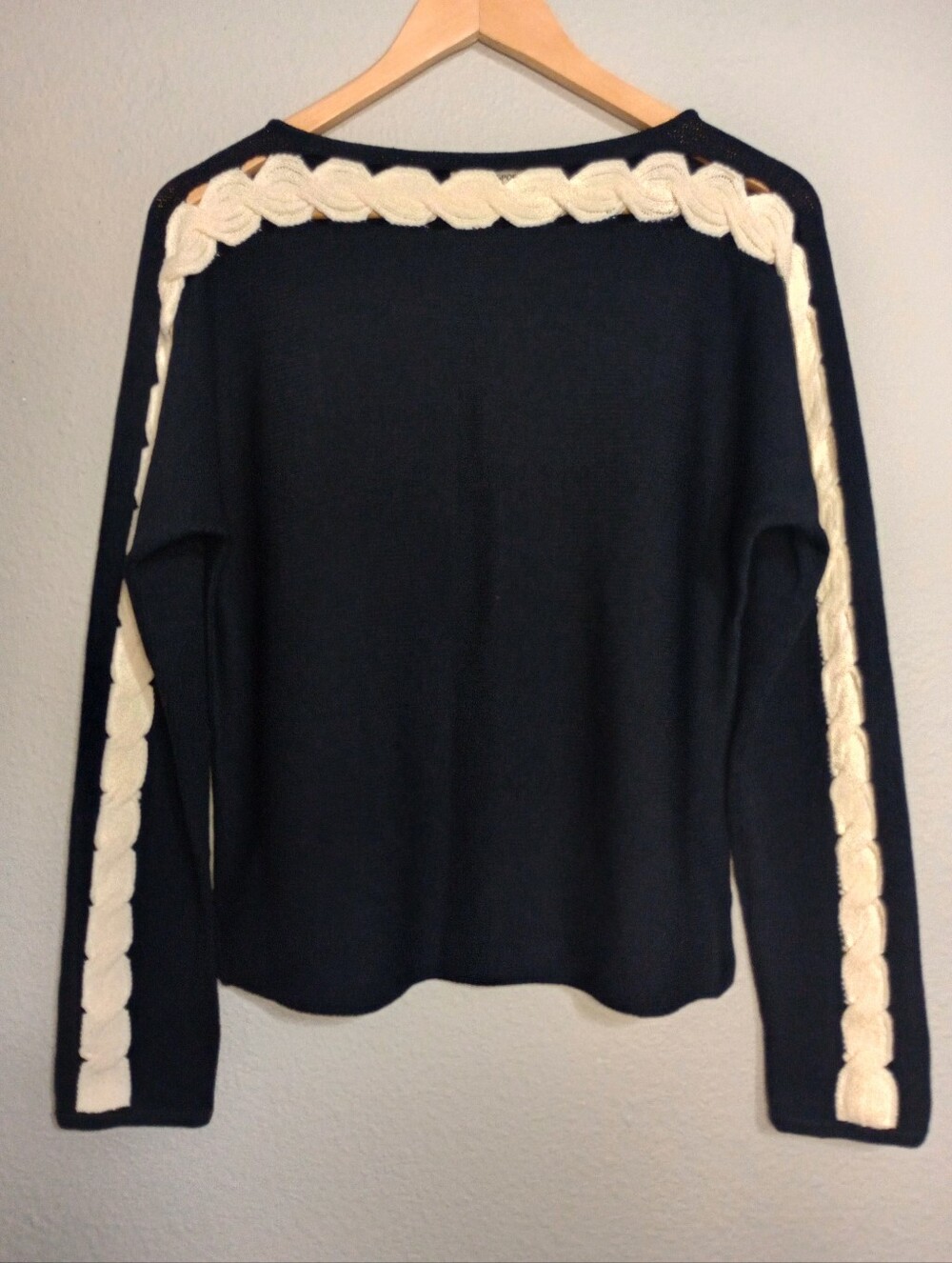 St. John Sport Cable Knit Detail Santana Knit Boat Neck Sweater Top